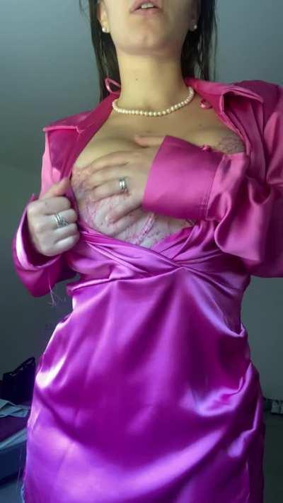 What would happen if I opened the door to you like this?😏