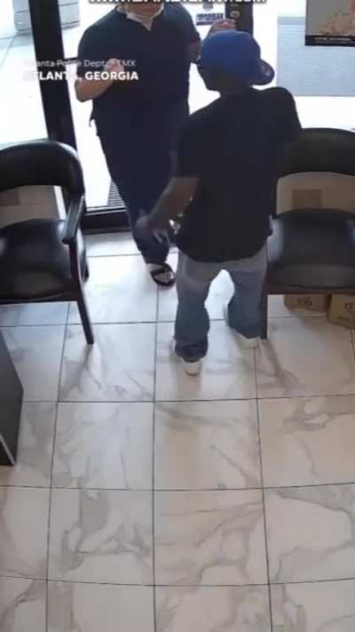 Most embarrasing robber ever