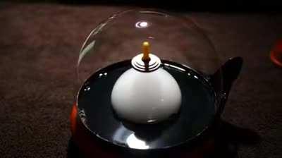 Levitating top (need a captain)