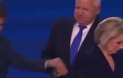 Tim Walz is under fire for aggressively pulling his son Gus Walz&rsquo;s arm on stage at the Democratic National Convention &hellip; Gus is 17-years-old and reportedly has a nonverbal learning disorder and an anxiety disorder &hellip; Some are theorizing that Walz was pullin