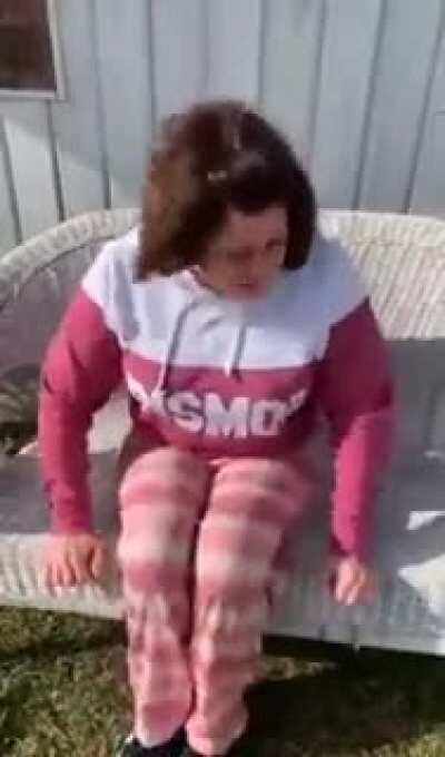 Karen fakes a mental disorder in order to spread anti-vax conspiracy