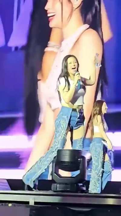 250802 - Being blessed by Jeongyeon is part of the true TWICE concert experience