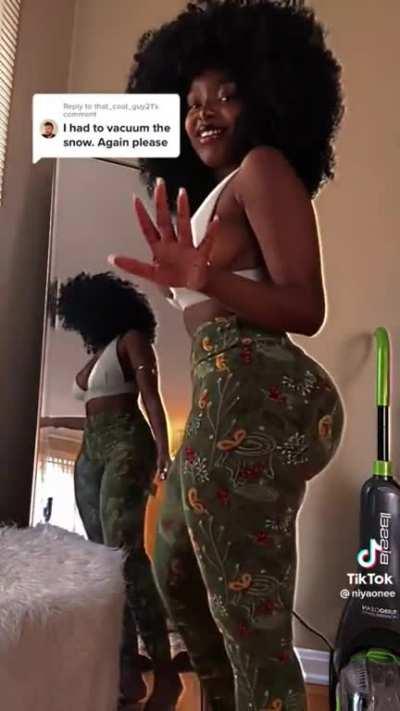 A Thick Ebony Queen pt.1