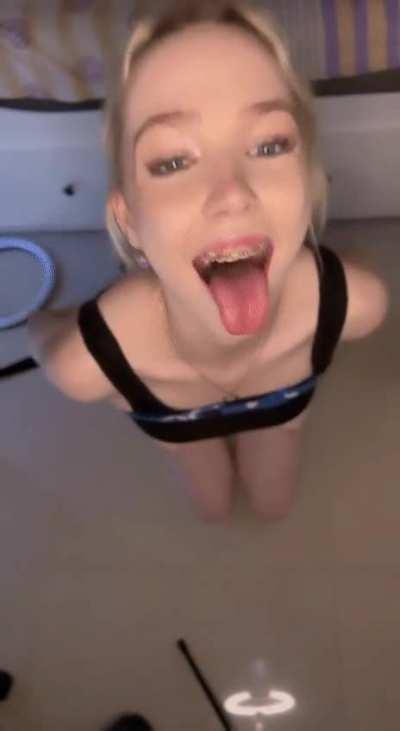 say hey if you're jerking off right now ;)