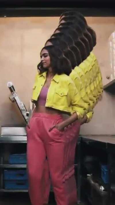 Deepika Padukone looks so sexy ... can't stop jerking off 🥵