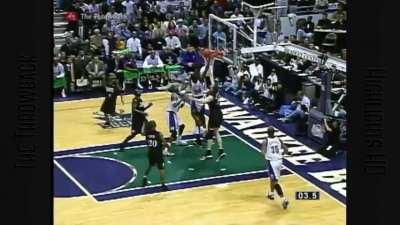 [Highlight] Ray Allen splashes 4 straight 3s during Game 6 of the 2001 ECF. He scored 19 straight points for the Bucks and 41 total to push the series to Game 7