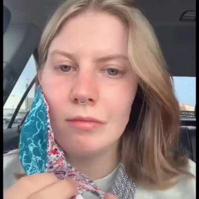 Теперь она может носить маску