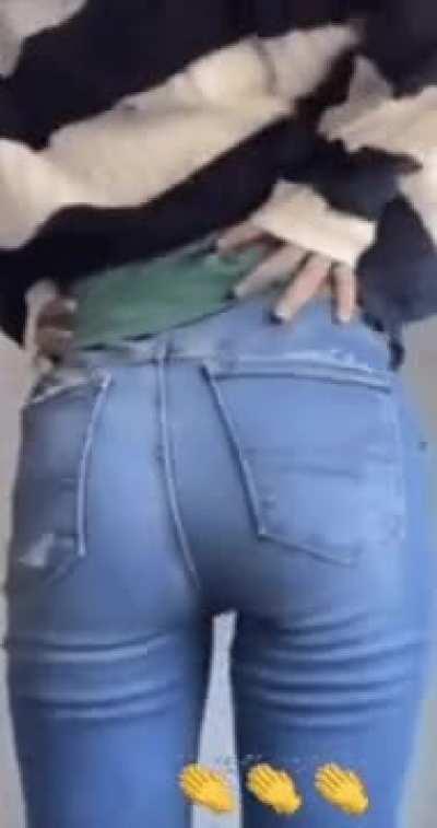 Jenna ortega showing us where to drill