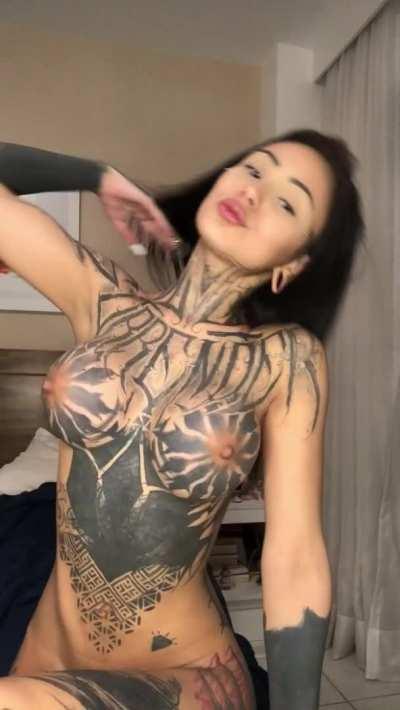 I'd fuck every metalhead who really appreciates my body 🤘🏻