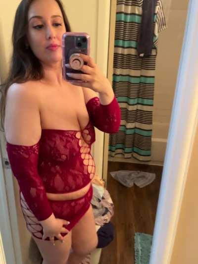 Baby turn around & let me see that sexy body go…