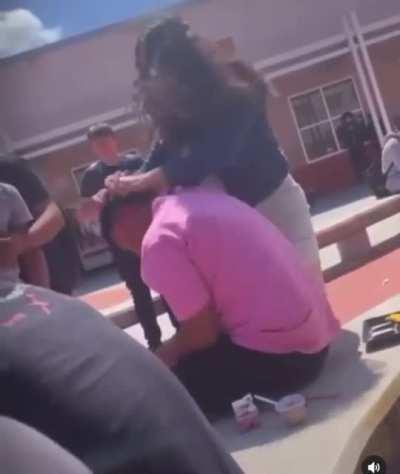 Dudes Gf Starts Hitting Guy Who Said He Was Fucking Her 💀