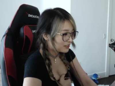 Hyoon's stream outfit