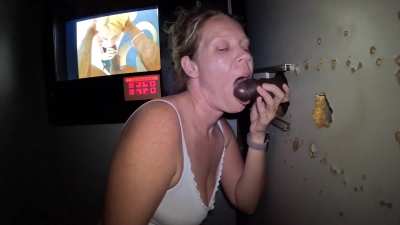 The small ones need love too 🖤 make sure to subscribe to my fansly for all the gloryhole content.