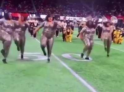 какая-то дискриминация анорексиков