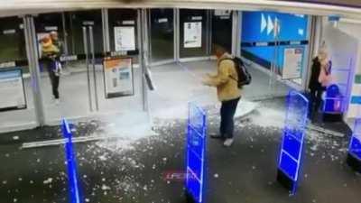 'Cool' guy enters to the store