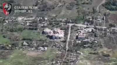 Ukrainian aviation struck building occupied by Russians in Torske, Lyman direction. Observed by the 63rd Mechanized Brigade. 28.08.2025