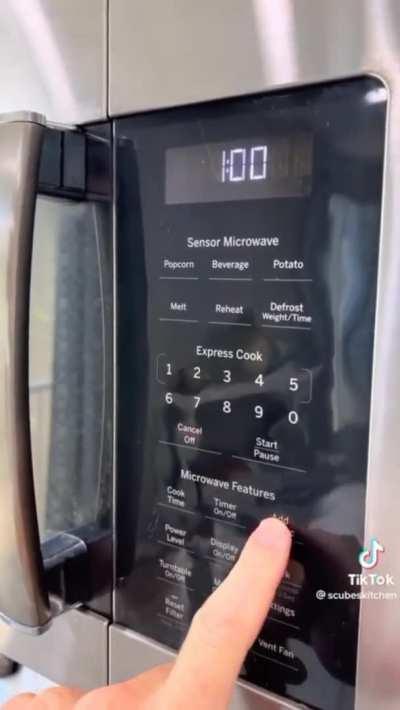 Sekarang saya merasakan apa yang orang Italia rasakan ketika mereka melihat nanas di Pizza