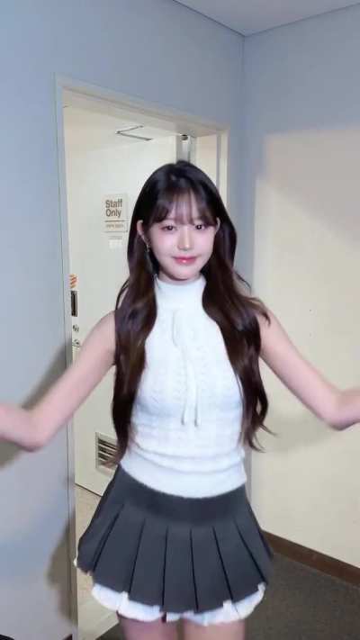 241114 IVE Official TikTok Update - DIVE test takers 〰 Everyone worked really hard 🫳🫳