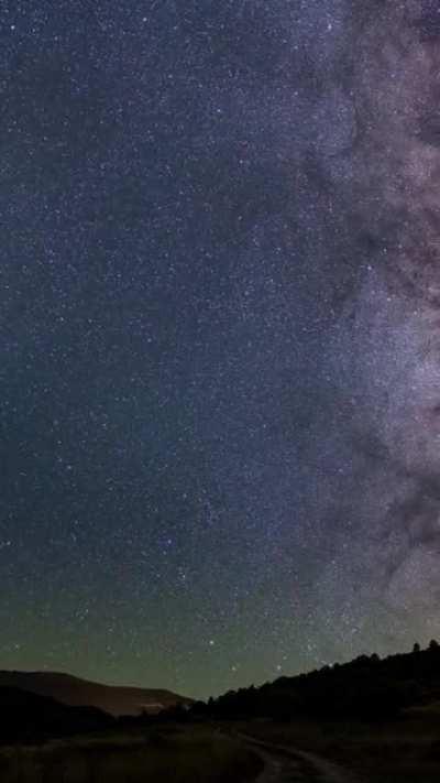 Animated astrophotography of the Milkyway and its meteors