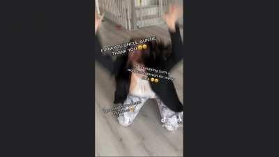 If you look at where her arms are compared to her top pics, she definitely had a nip slip