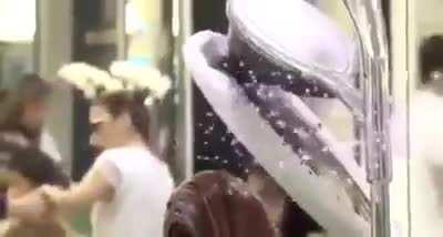 O salão de cabeleleilos da cabeleleila leila