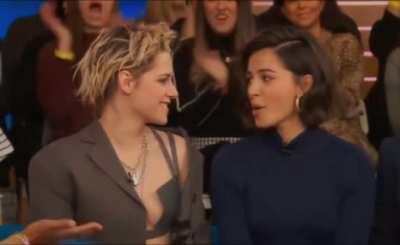 Kristen Stewart & Naomi Scott