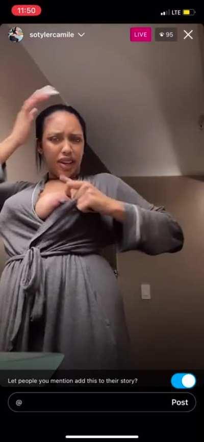 Instagram live nipslip @sotylercamile