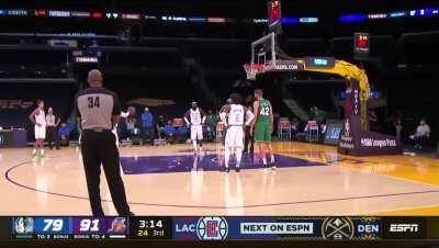 [Highlight] LeBron airballs a free throw