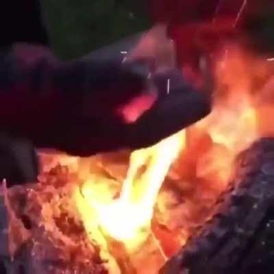 932°F (500℃) Extreme Heat Resistant BBQ Fireproof Gloves.