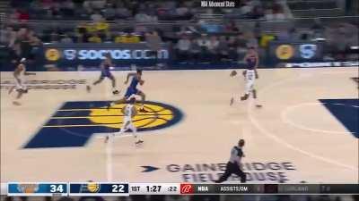 [Highlight] give & go alley oop slam from Grimes to Toppin