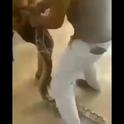 man gonna have to cut it☠️