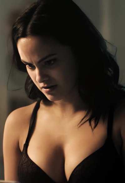 Camila Mendes - S03 E12 [60fps][Color Corrected][Upscaled]