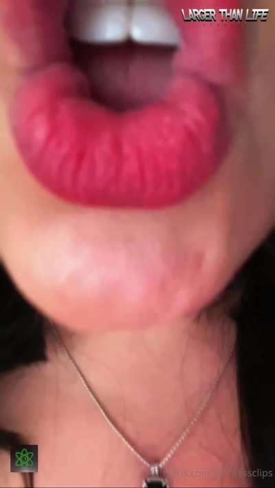 Erika loves giantess vore! 😍