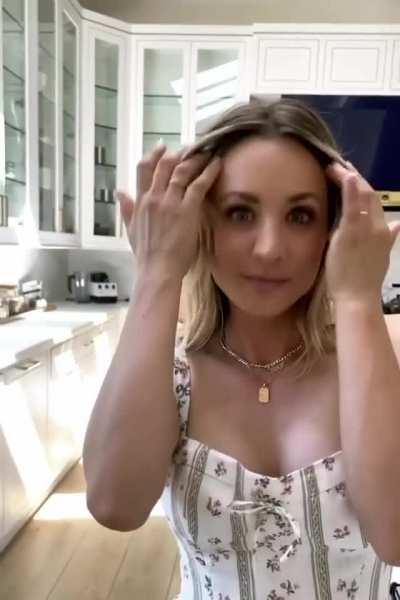 Kaley Cuoco is probably fucking wild in bed