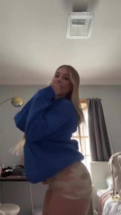 Blonde Baddie 🥵 ryansurfav