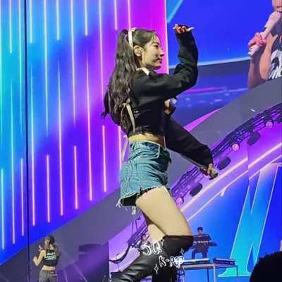 230625 (CDT) - Dahyun mixing the choreo of 