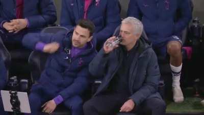 Will Smith Laughing at Chris Rock’s joke, then realising Jada ain’t happy