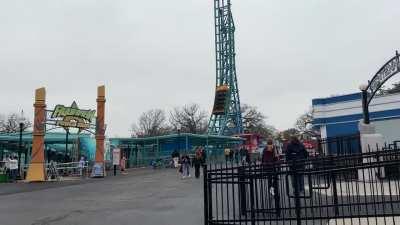 After 3 years of waiting, I finally got to ride the newest coaster at my home park, [Aquaman: PowerWave] at [SFOT]