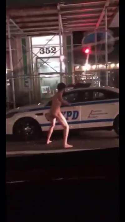 no need to abolish the police, this guy's taking care of it 5 tabs at a time