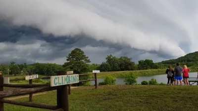 Shelf cloud (I think) rolling in over Missouri just before a tornado warning