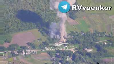Russian FABs hit Ukrainian position in Krenidovka, Sumy region