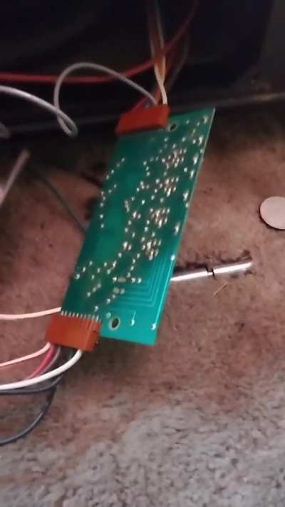 1994 Fleetwood bounder Factory monitoring system wiring help? Need to know where the 12v power and ground connect to the panel board.