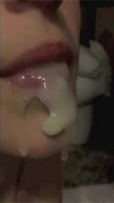 [kik lankiw] feed me whatever while I give you your dose ;))