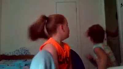 [2013] Scottish Mum Tells Girls Off For Not Flushing Toilet