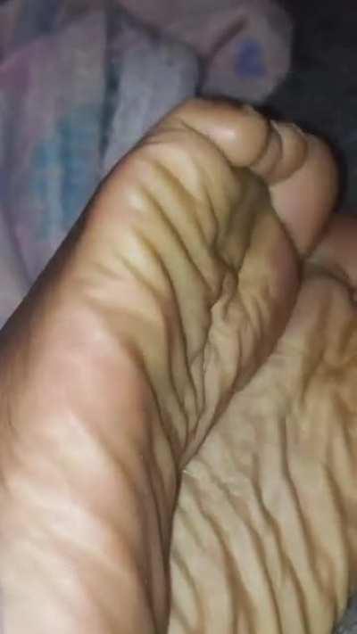 Goddess.nessi Wrinkled soles (IG story)