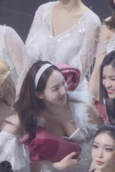 Nayeon - white headband, shorts white dress