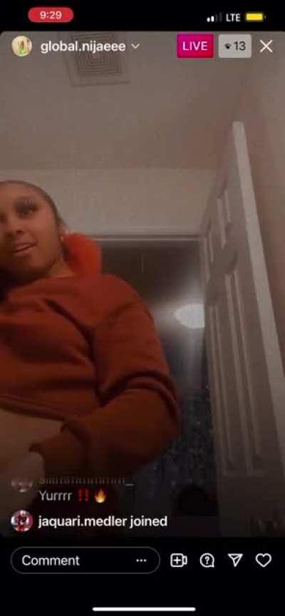 Nip slip from her live