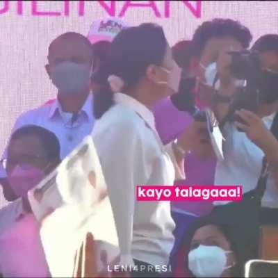 VP Leni reading placards in Sampaloc!