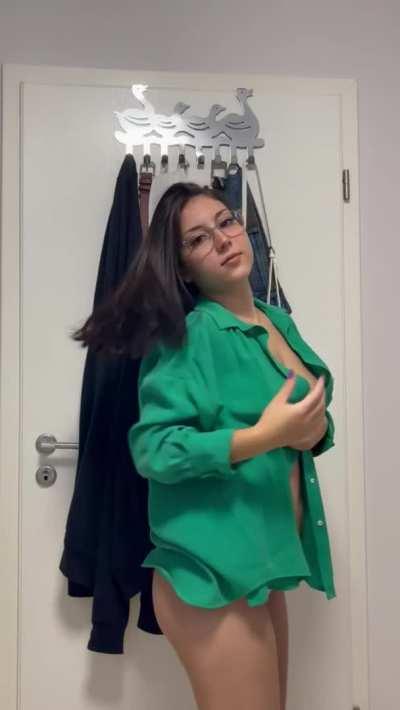 Be honest would you masturbate to my nudes if I ever send you some 😇