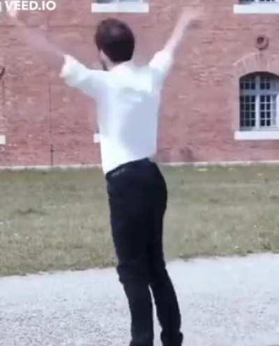 How world leaders walk